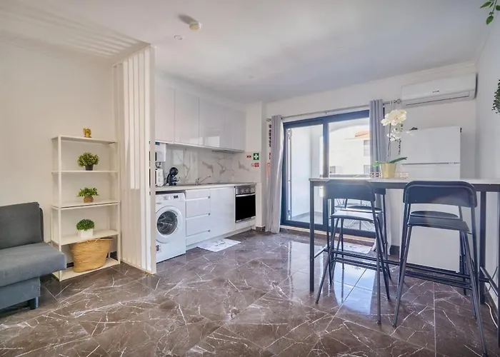 Oura Vibes By Ricardo *