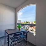 Oura Vibes By Ricardo *